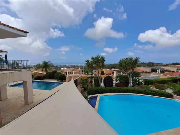 Image No.21-3 Bed Apartment for sale