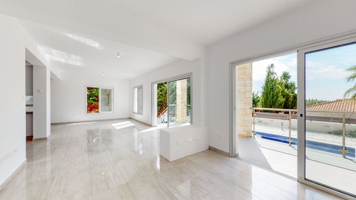 Image No.2-5 Bed House for sale