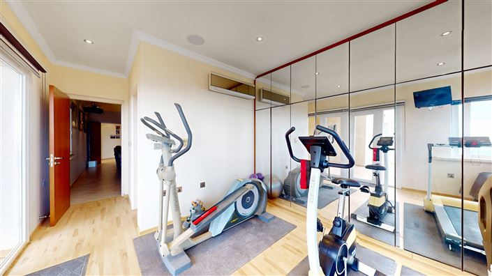 Image No.22-5 Bed House for sale