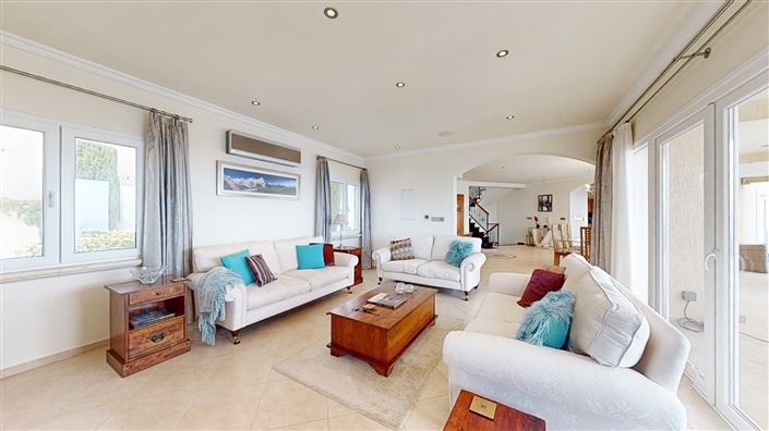 Image No.6-5 Bed House for sale