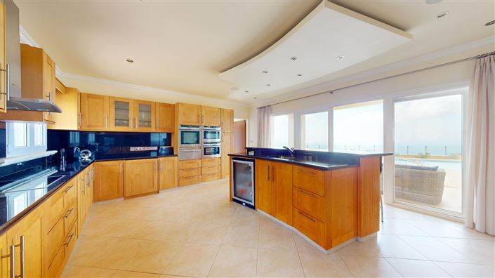 Image No.8-5 Bed House for sale