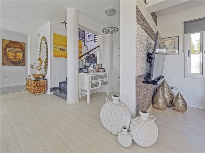 Image No.11-4 Bed House for sale