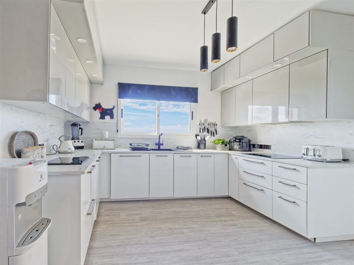 Image No.4-4 Bed House for sale