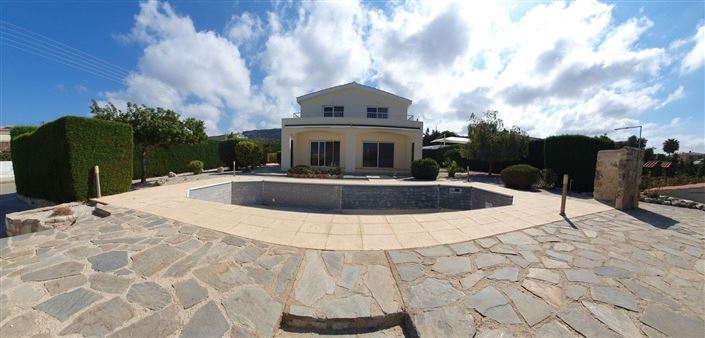 Image No.15-3 Bed House for sale