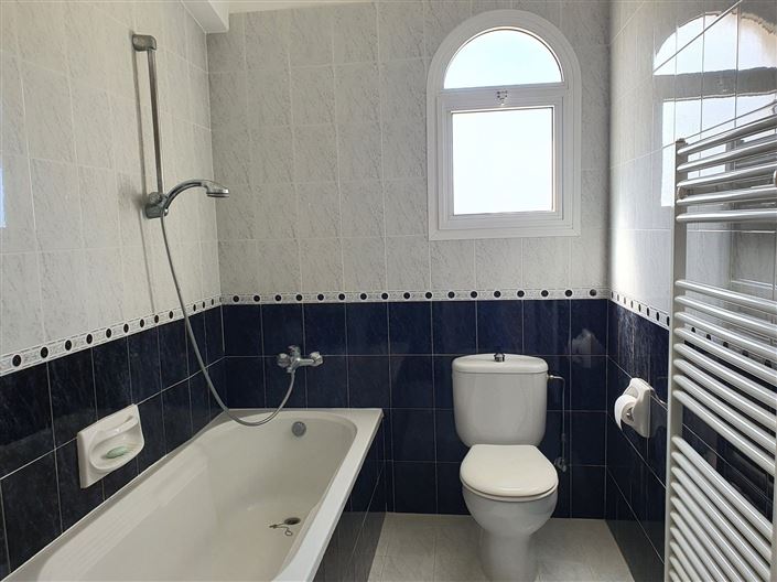 Image No.9-3 Bed House for sale