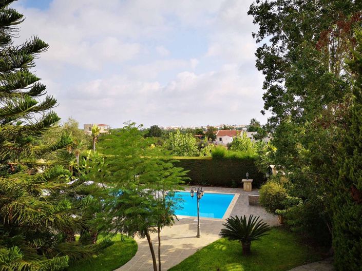 Image No.20-6 Bed House for sale