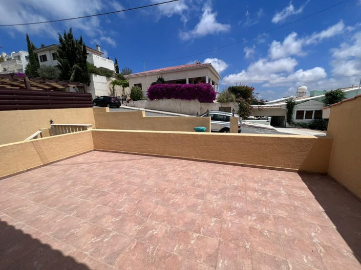 Image No.12-4 Bed House for sale