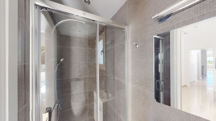 Image No.13-4 Bed House for sale