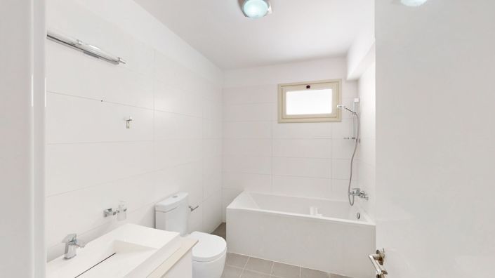 Image No.16-4 Bed House for sale