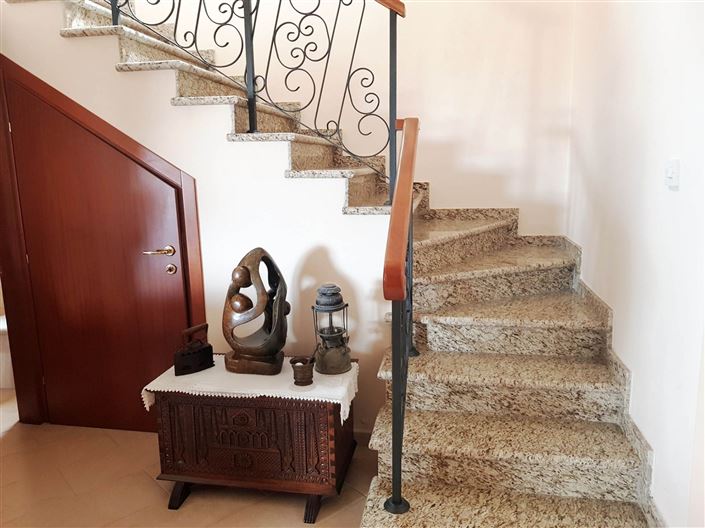 Image No.8-3 Bed House for sale