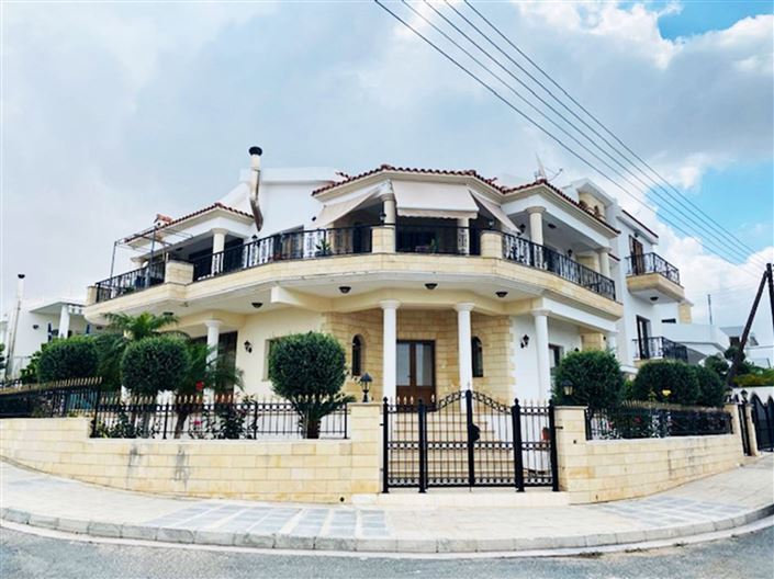 Image No.1-7 Bed House for sale