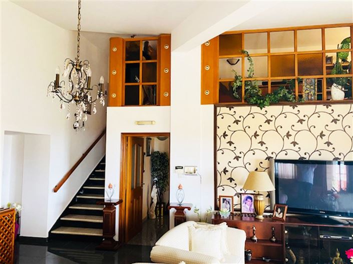 Image No.5-7 Bed House for sale