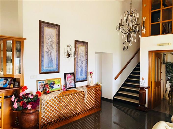 Image No.6-7 Bed House for sale