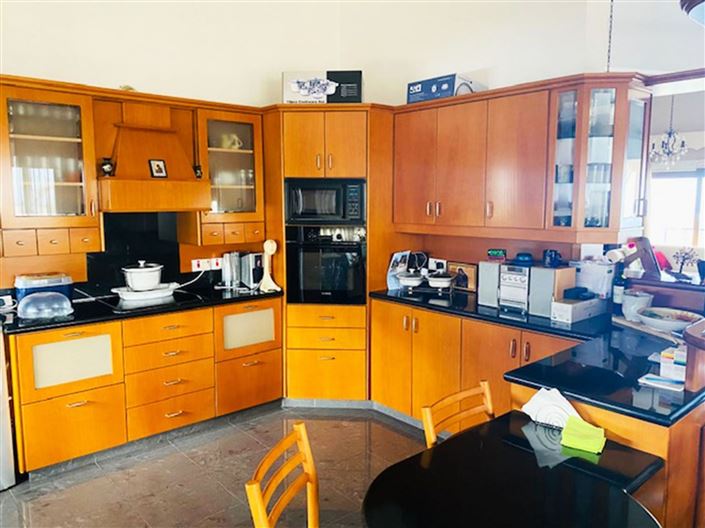 Image No.8-7 Bed House for sale