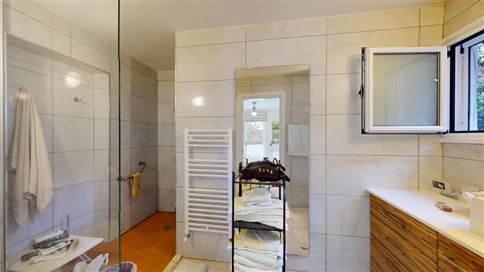 Image No.12-6 Bed House for sale