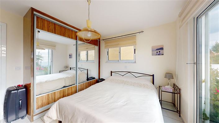 Image No.14-6 Bed House for sale