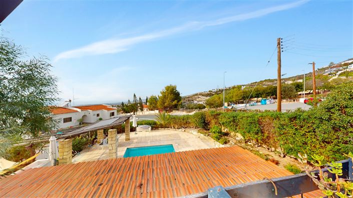 Image No.16-6 Bed House for sale