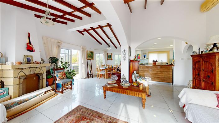 Image No.19-6 Bed House for sale