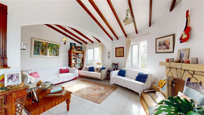 Image No.20-6 Bed House for sale