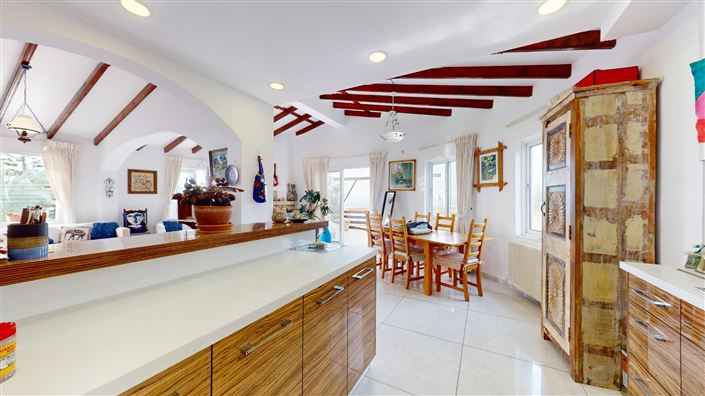 Image No.21-6 Bed House for sale