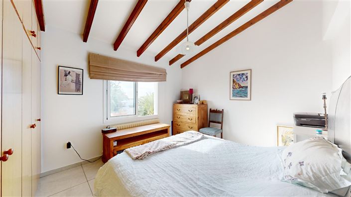 Image No.22-6 Bed House for sale