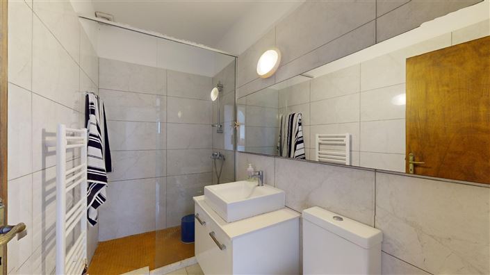 Image No.24-6 Bed House for sale