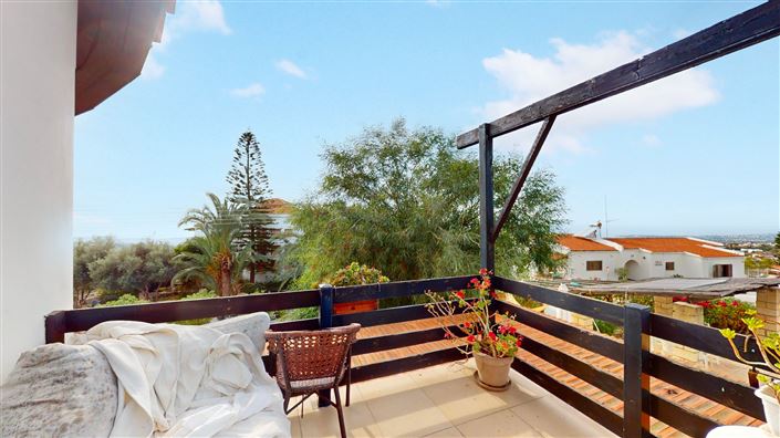 Image No.30-6 Bed House for sale