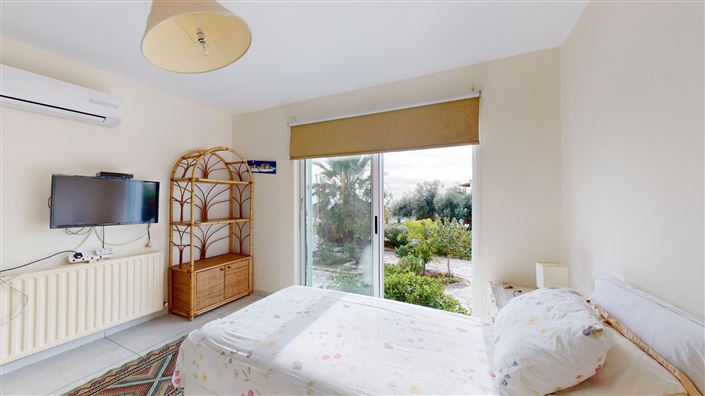 Image No.7-6 Bed House for sale