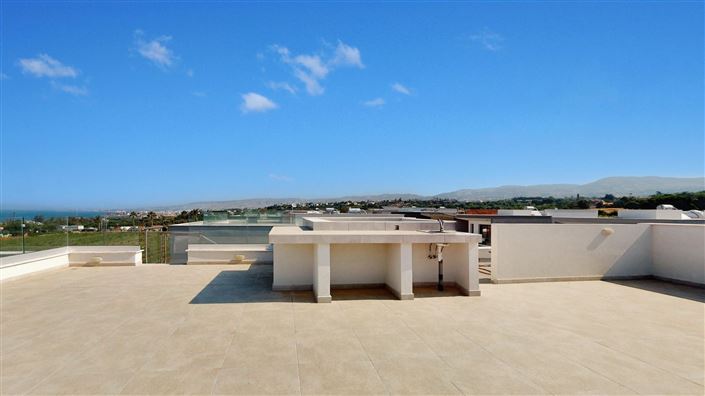 Image No.19-3 Bed House for sale