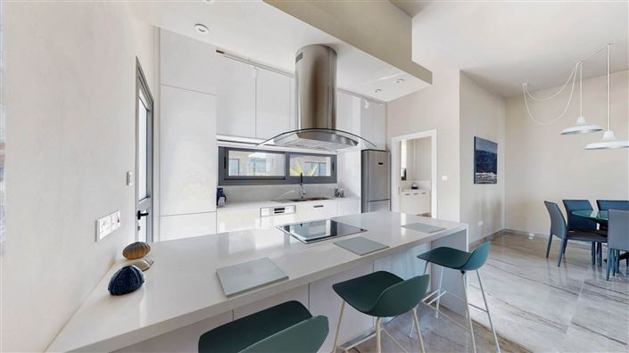 Image No.6-3 Bed House for sale