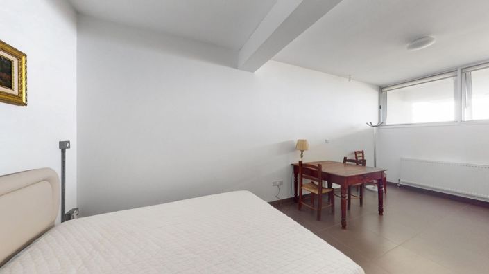 Image No.24-5 Bed House for sale