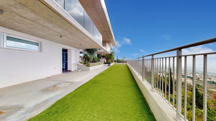 Image No.30-5 Bed House for sale