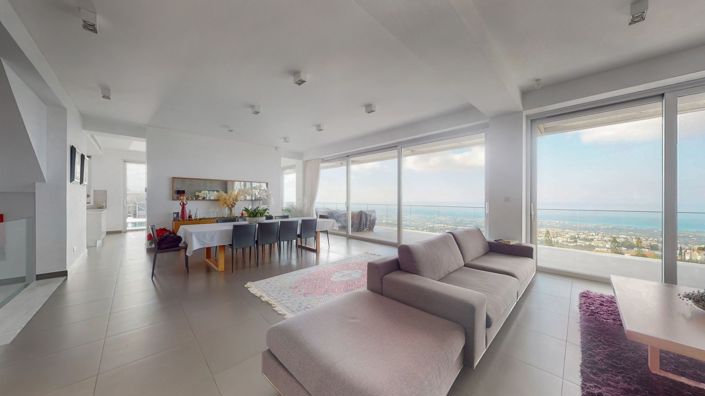 Image No.6-5 Bed House for sale