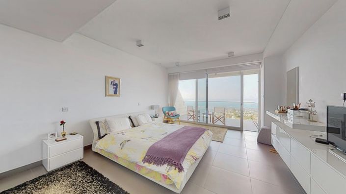 Image No.9-5 Bed House for sale