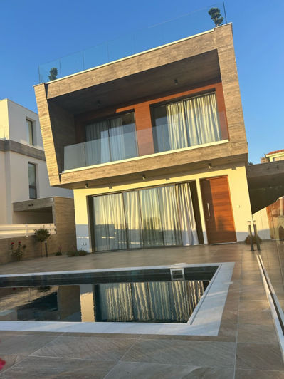 Image No.19-4 Bed House for sale