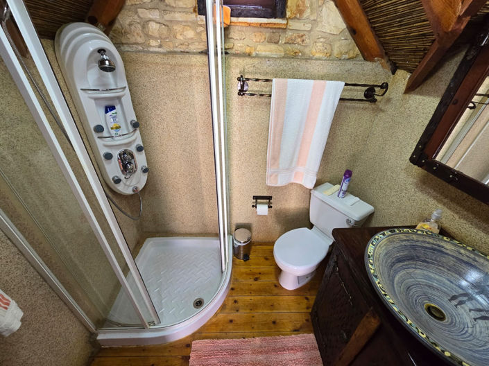 Image No.20-7 Bed House for sale