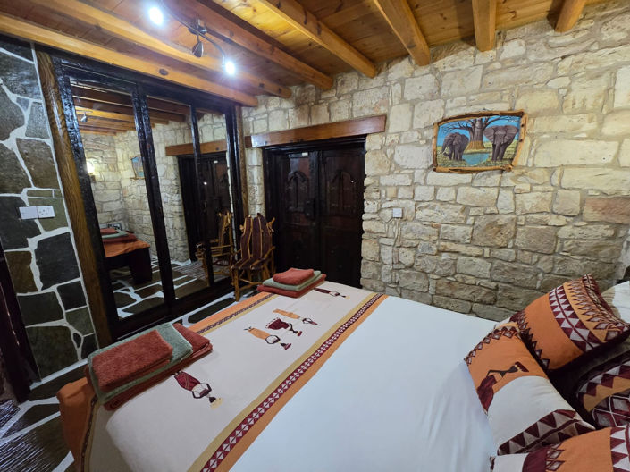 Image No.25-7 Bed House for sale