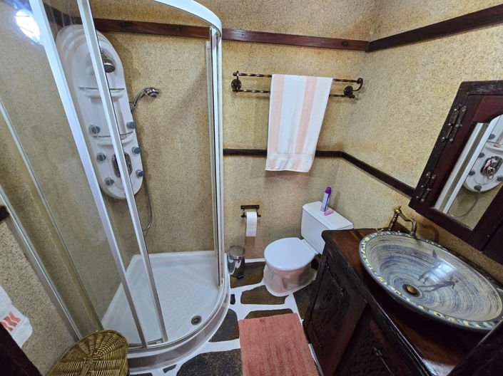 Image No.26-7 Bed House for sale