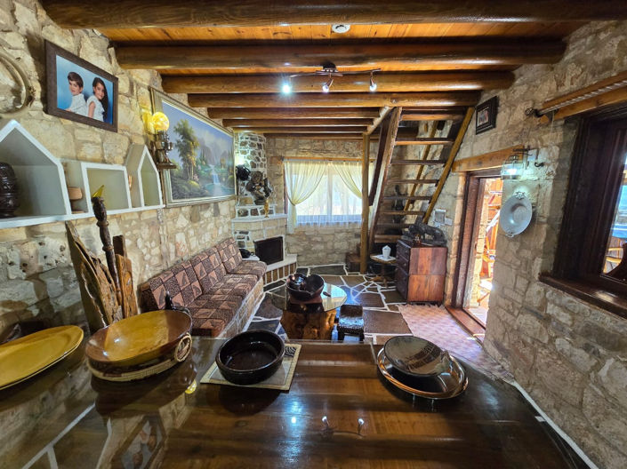 Image No.5-7 Bed House for sale