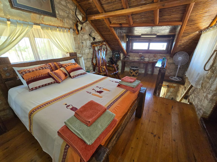 Image No.8-7 Bed House for sale