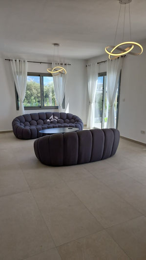 Image No.3-5 Bed House for sale