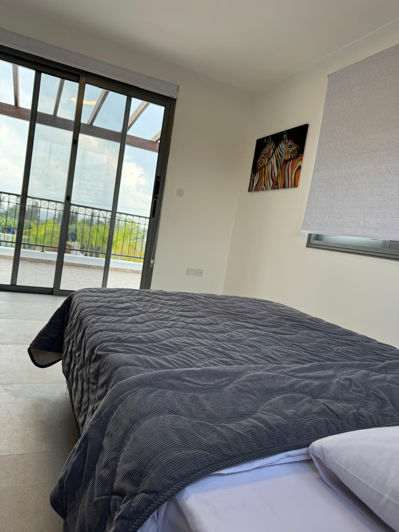 Image No.6-5 Bed House for sale