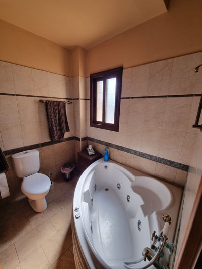 Image No.14-4 Bed House for sale