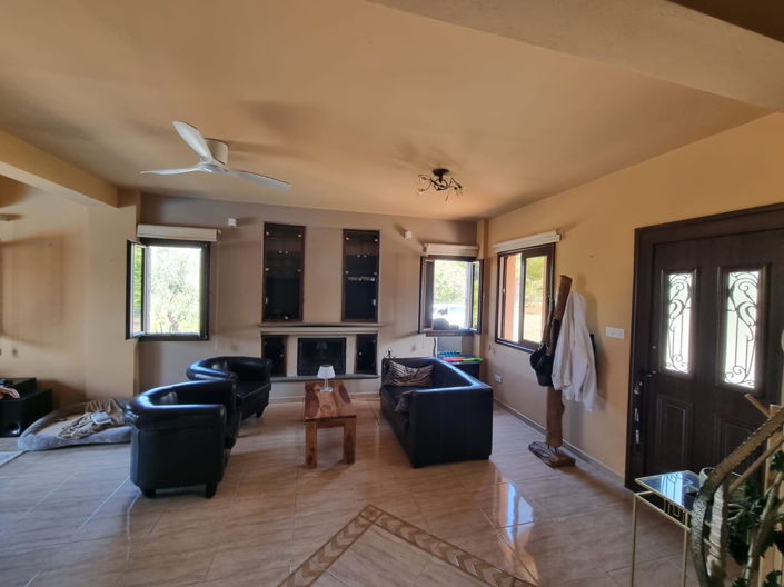 Image No.2-4 Bed House for sale