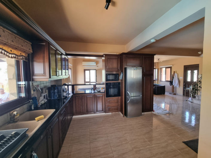 Image No.3-4 Bed House for sale