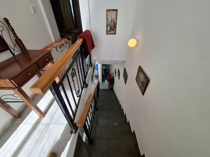 Image No.9-2 Bed House for sale