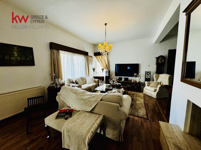 Image No.2-Maison de 3 chambres à vendre à Mesa Geitonia