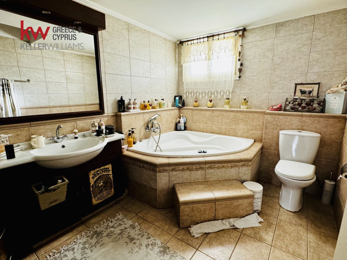 Image No.8-Maison de 3 chambres à vendre à Mesa Geitonia