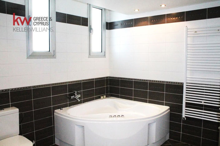 Image No.21-5 Bed House for sale