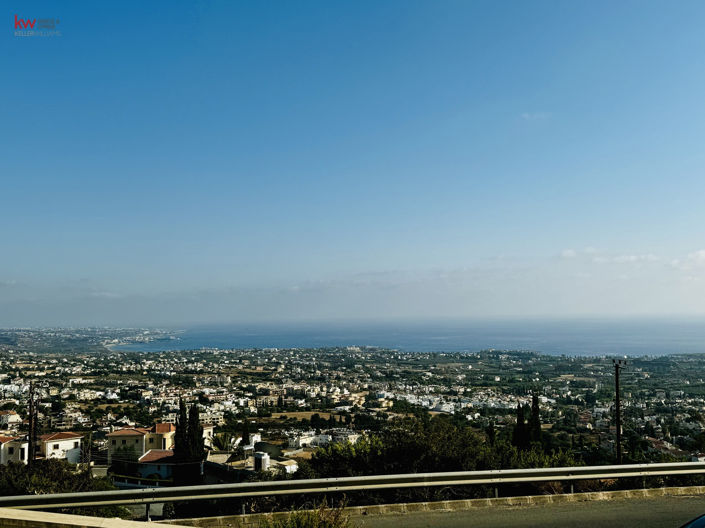 Image No.11-6 Bed House for sale